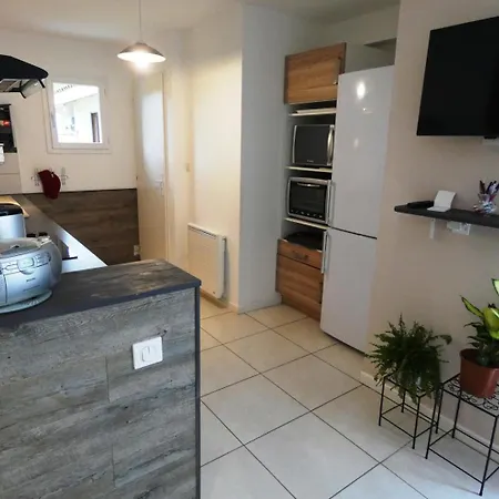 Tatil Evi La Plain' Itude Lacquy