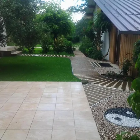 La Plain' Itude Tatil Evi